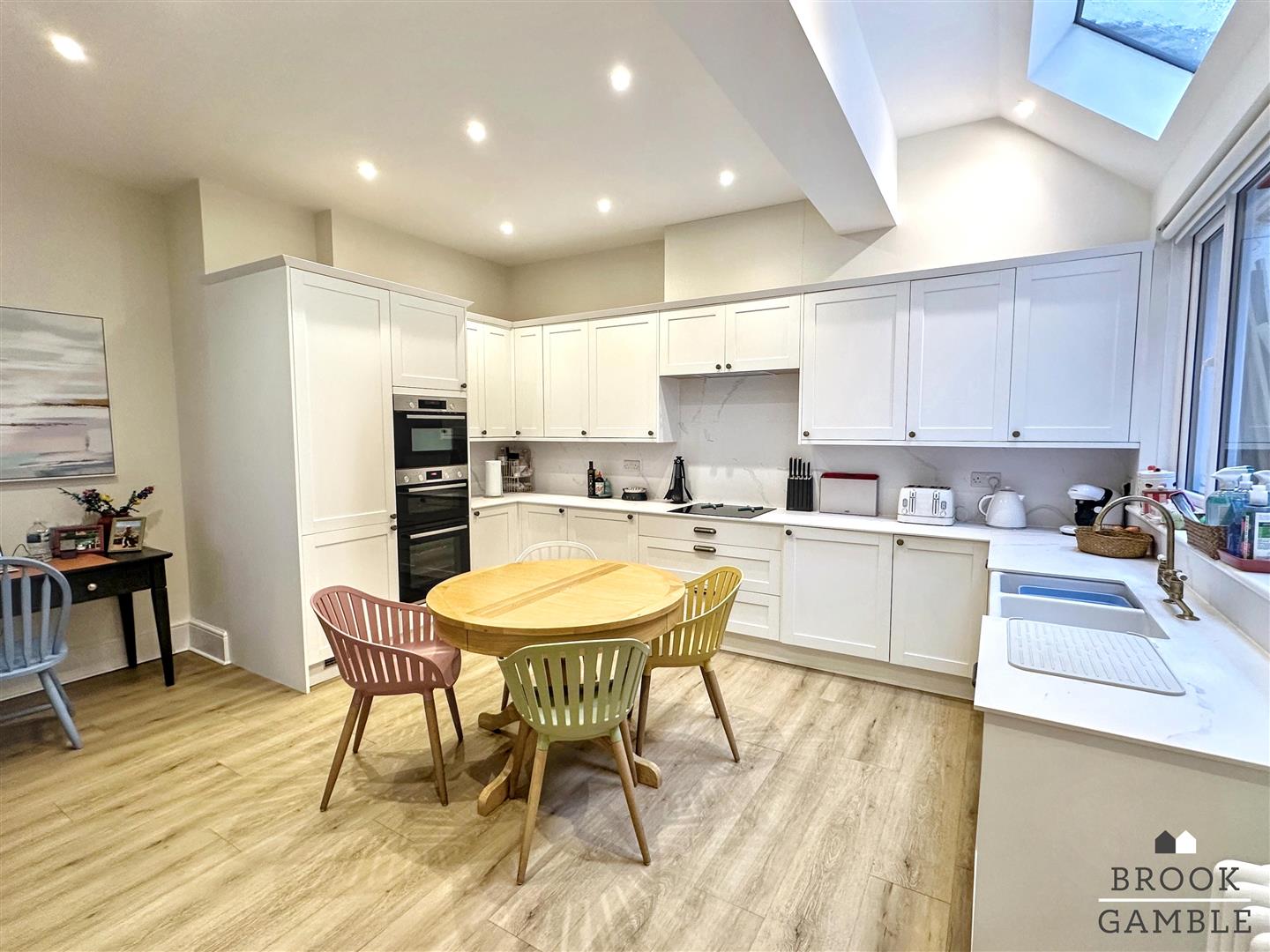 3 Bedroom Flat - Garden. Arlington Road in Eastbourne,  9